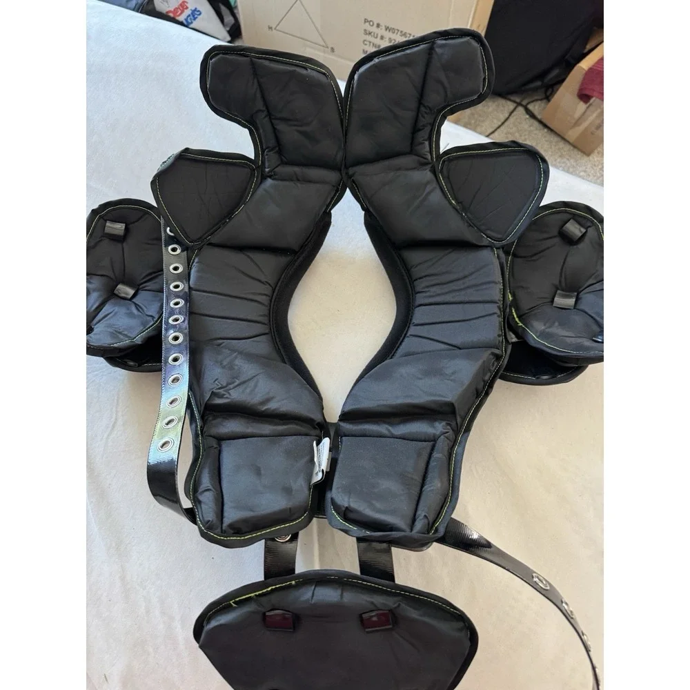 RiddellYouth Football Shoulder Pads  XS 14